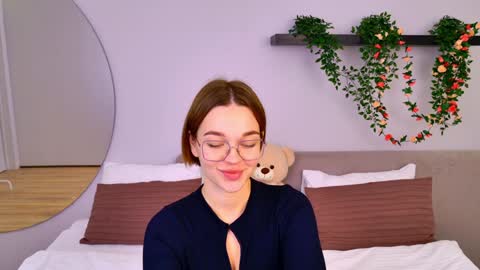 Snapshot of leilalawson chatting on February 7, 7:50 am LeilaLawson online show from February 7, 7:50 am