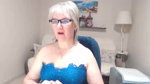 Leila Kinky online show from March 31, 7:42 am