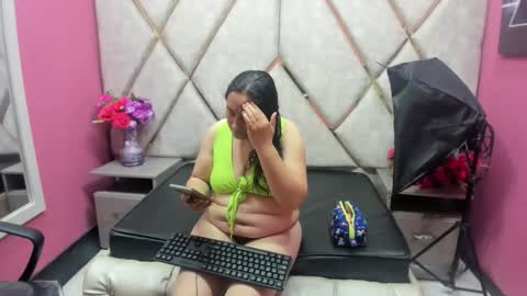 Leila online show from March 14, 11:37 am