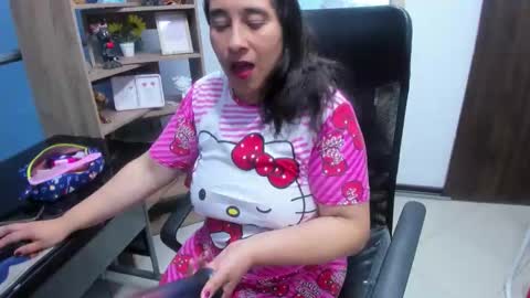 Leila online show from May 12, 11:51 am