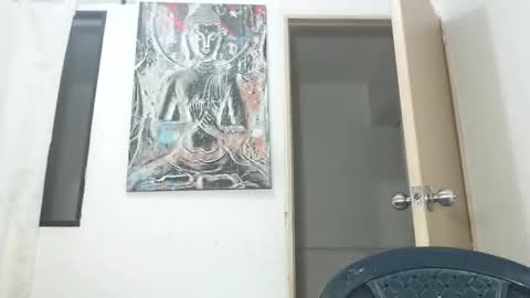 Snapshot of leily_ass chatting on October 23, 7:34 pm leily online show from October 23, 7:34 pm