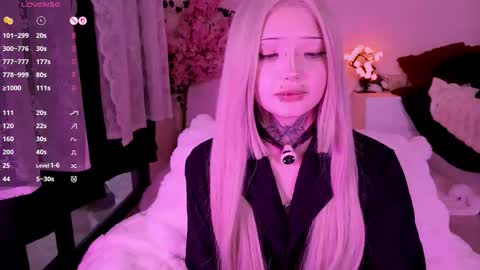 Snapshot of lein_bone chatting on February 25, 12:09 am Lein online show from February 25, 12:09 am