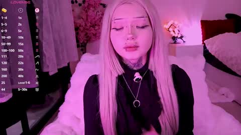 Snapshot of lein_bone chatting on February 27, 12:21 am Lein online show from February 27, 12:21 am