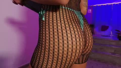 Snapshot of leja_ chatting on April 24, 5:59 pm Leja online show from April 24, 5:59 pm