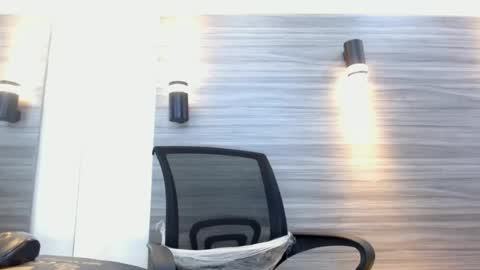 Snapshot of lelehott01 chatting on June 20, 2:25 am lelehott01 online show from June 20, 2:25 am