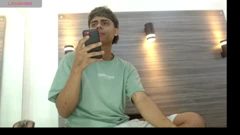 Snapshot of lelehott01 chatting on July 16, 3:01 am lelehott01 online show from July 16, 3:01 am