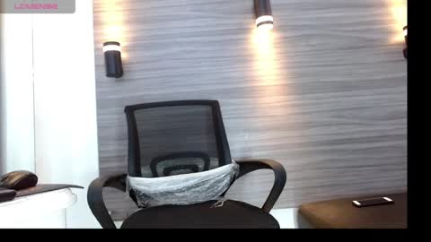 Snapshot of lelehott01 chatting on July 18, 3:22 am lelehott01 online show from July 18, 3:22 am