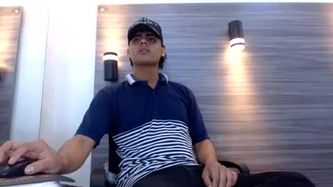 Snapshot of lelehott01 chatting on July 27, 3:02 am lelehott01 online show from July 27, 3:02 am