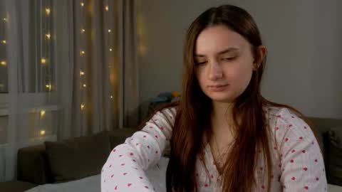 Snapshot of lelia_vibe chatting on February 14, 9:55 pm Lelia online show from February 14, 9:55 pm