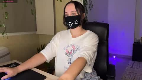 Snapshot of lemi_peachy chatting on October 11, 7:12 pm Lemi online show from October 11, 7:12 pm