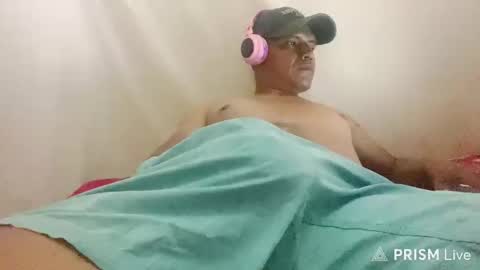 Snapshot of len0n_ chatting on February 24, 5:49 am Lenon online show from February 24, 5:49 am