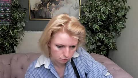 Lena online show from December 5, 2:22 pm