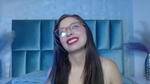 Snapshot of lenna_phillips chatting on May 11, 3:07 pm Lenna online show from May 11, 3:07 pm