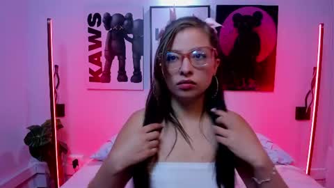 Lenna  online show from July 3, 11:49 am