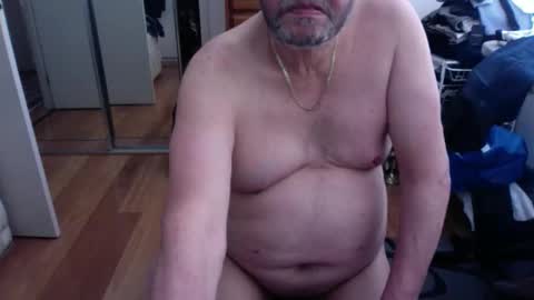 Snapshot of lennyfife chatting on October 16, 3:40 am Pussylicker online show from October 16, 3:40 am
