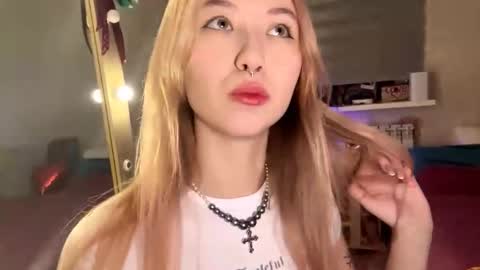 Snapshot of lenorehandelsman chatting on February 18, 12:45 pm Tagami online show from February 18, 12:45 pm