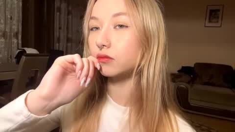 Snapshot of lenorehandelsman chatting on March 3, 11:49 am Tagami online show from March 3, 11:49 am