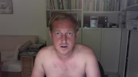 Snapshot of leo144berlin chatting on August 7, 1:07 am leo144berlin online show from August 7, 1:07 am