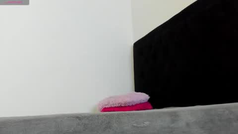 leo183877 online show from March 9, 5:39 pm