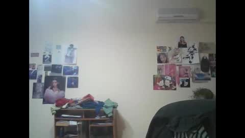 Snapshot of leo_cutie chatting on February 4, 10:26 pm leo_cutie online show from February 4, 10:26 pm