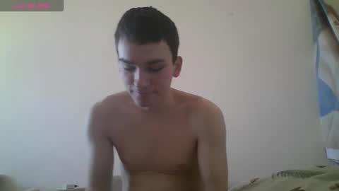 Snapshot of leo_cutie chatting on February 10, 10:19 am leo_cutie online show from February 10, 10:19 am