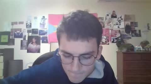 Snapshot of leo_cutie chatting on February 17, 3:40 pm leo_cutie online show from February 17, 3:40 pm