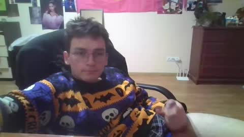 Snapshot of leo_cutie chatting on February 22, 10:30 pm leo_cutie online show from February 22, 10:30 pm