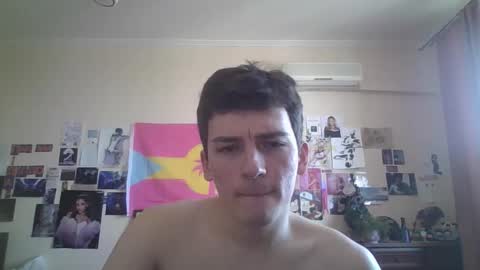 Snapshot of leo_cutie chatting on March 1, 10:28 am leo_cutie online show from March 1, 10:28 am