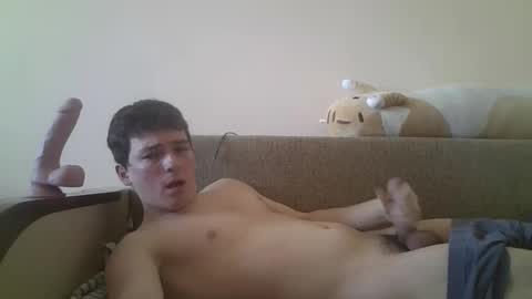 Snapshot of leo_cutie chatting on March 7, 9:06 am leo_cutie online show from March 7, 9:06 am