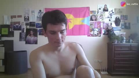 Snapshot of leo_cutie chatting on March 14, 9:26 am leo_cutie online show from March 14, 9:26 am