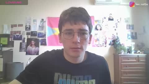 Snapshot of leo_cutie chatting on March 19, 7:56 am leo_cutie online show from March 19, 7:56 am