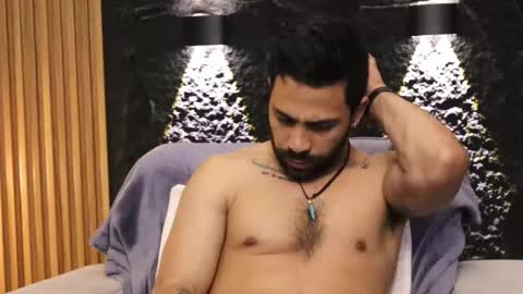 Leo  Diaz online show from February 3, 6:40 am