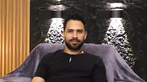 Leo  Diaz online show from February 15, 1:46 am