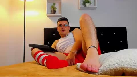 leo_hunt online show from June 18, 9:14 am