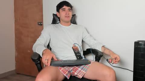 Leo Jones online show from February 3, 4:23 pm