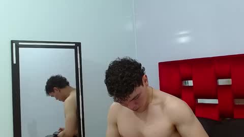 leo_morris online show from December 28, 3:59 pm