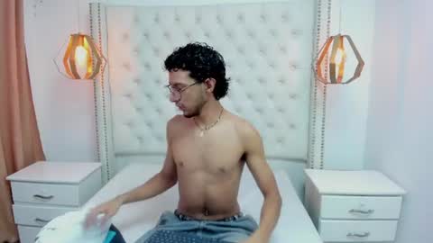 LEO online show from July 11, 12:30 pm