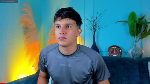 Snapshot of leo_savage_ chatting on April 19, 4:34 am Leo online show from April 19, 4:34 am