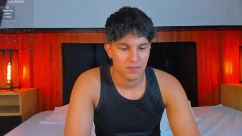 Snapshot of leo_savage_ chatting on April 24, 3:09 am Leo online show from April 24, 3:09 am