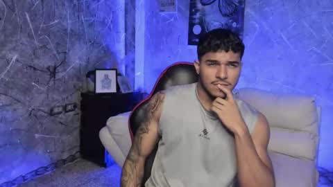 Leo independent model online show from November 20, 1:06 am