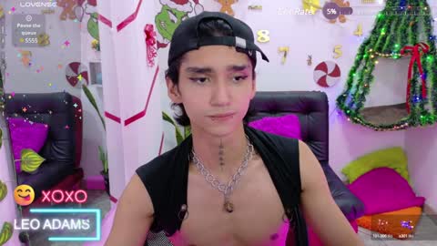 Snapshot of leoadamss chatting on December 10, 6:38 pm Leo online show from December 10, 6:38 pm