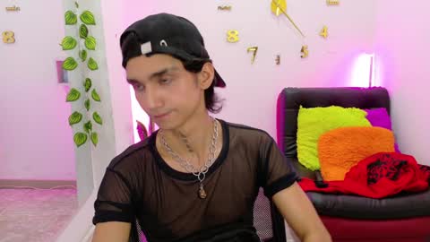 Snapshot of leoadamss chatting on January 14, 8:15 pm Leo online show from January 14, 8:15 pm