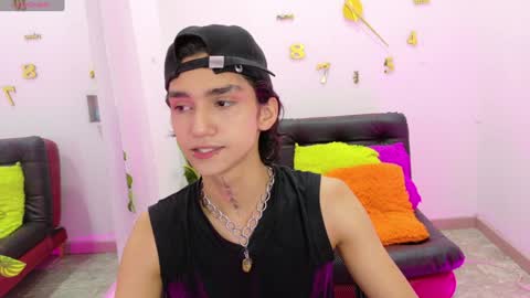 Snapshot of leoadamss chatting on January 23, 12:52 pm Leo online show from January 23, 12:52 pm