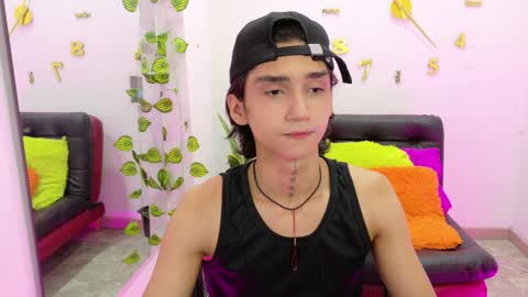 Snapshot of leoadamss chatting on January 28, 1:05 pm Leo online show from January 28, 1:05 pm