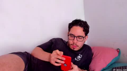 Snapshot of leoandviolet chatting on February 2, 3:11 pm Carlos Alissa. Help us to reach 100 likes online show from February 2, 3:11 pm