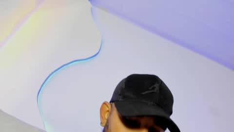 leo  online show from June 7, 10:08 am