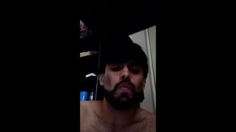 Snapshot of leon3lkingggggg chatting on May 22, 8:21 am leon3lkingggggg online show from May 22, 8:21 am
