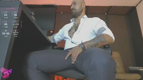 Leon online show from April 30, 10:36 pm