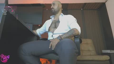 Leon online show from May 8, 8:36 pm