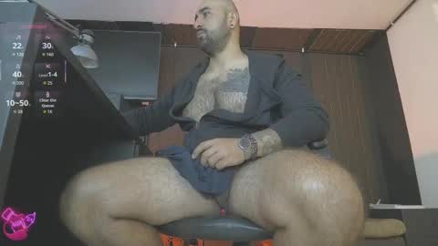 Leon online show from May 17, 3:19 pm